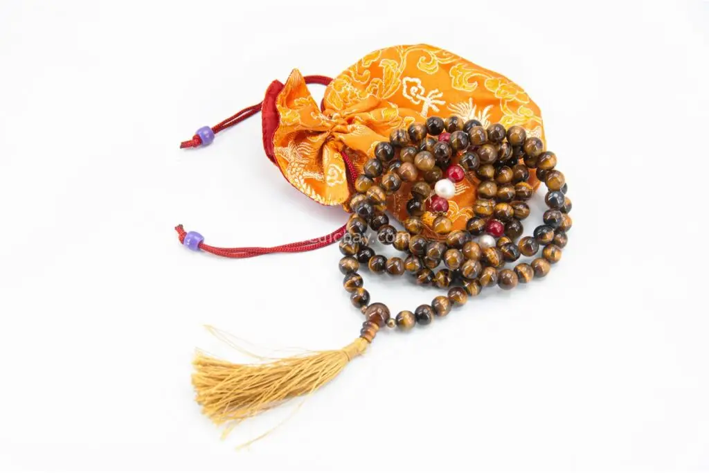 Discover our carefully handcrafted mala collection, featuring 108-bead necklaces made from natural gemstones, sacred wood, and ethically sourced bone. Traditionally used for mantra chanting, meditation, and spiritual focus, malas are powerful tools to support mindfulness and inner balance. Each piece is designed to enhance energy alignment, promote calm, and deepen your personal practice. Whether you're drawn to the healing properties of stones or the symbolic meaning of each material, our malas offer both spiritual significance and timeless beauty. Ideal for meditation, yoga, prayer, or as meaningful gifts.