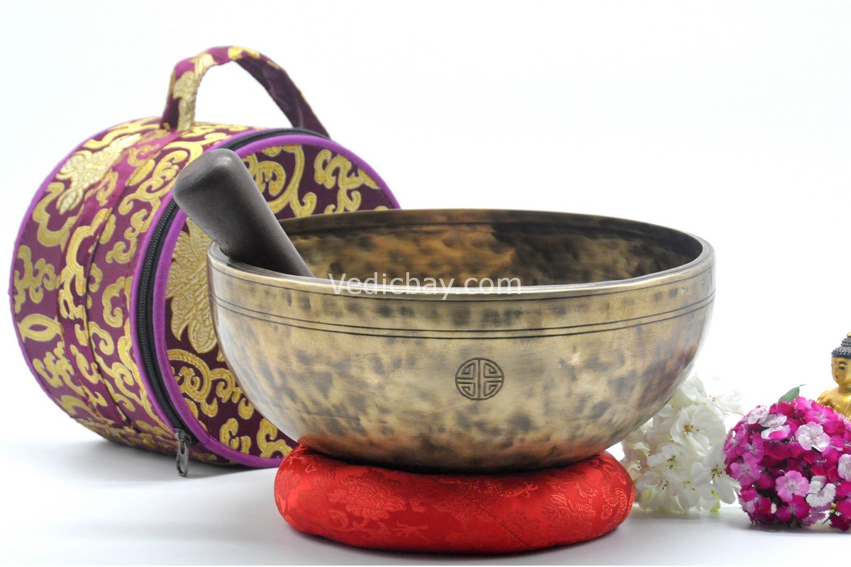 10-Inch Jhumka Full Moon Singing Bowl with cushion, mallet, felt drum stick, and Tibetan silk bag – handmade in Nepal