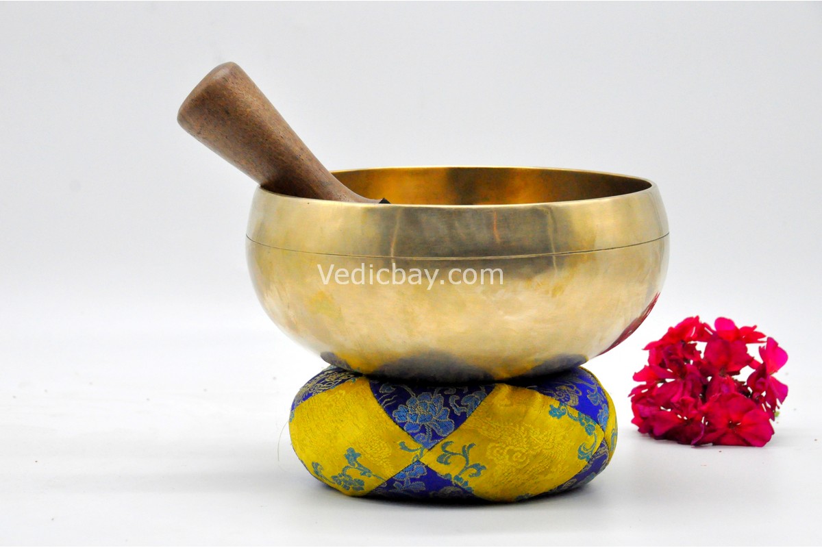 7.5 inch Tibetan Therapy singing bowl with thin walls and deep resonance – handmade Himalayan bowl