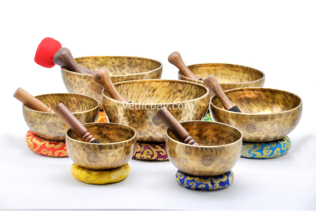 Professionally tuned Tibetan Full Moon Singing Bowl Set of 7 for chakra healing, meditation, and sound therapy – handmade in Nepal